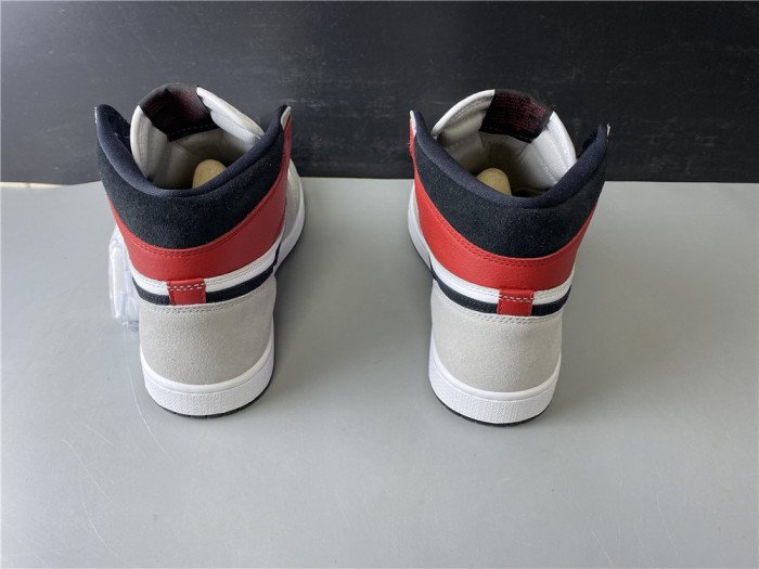 Air Jordan 1 High OG “Light Smoke Grey” 555088-126
