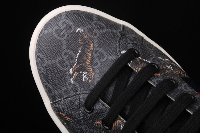 G*u*i jbg leather and sued black and tiger ‎429445 g0k20 1102
