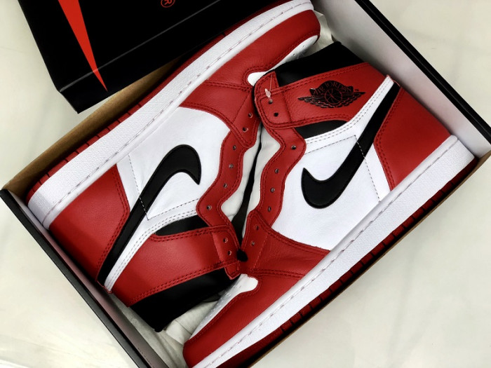 Air Jordan 1 Retro High OG "Chicago" 555088-101