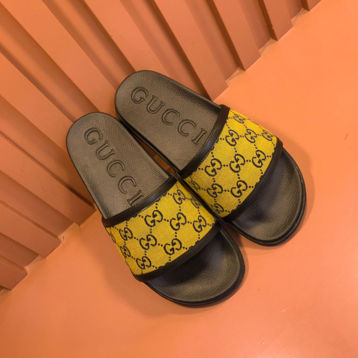 G*u*i slippers