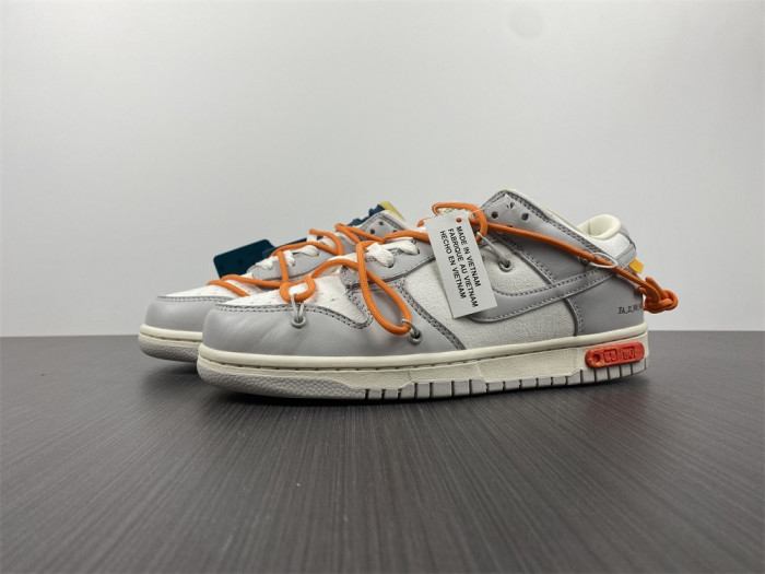 Off-White x Dunk Low ''Lot 44 of 50'' DM1602-104