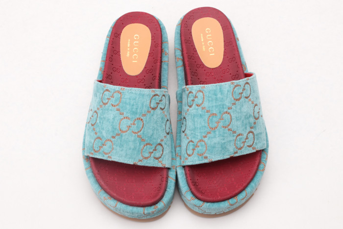 G*u*i slippers