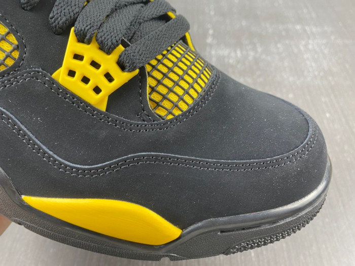 Air Jordan 4 Retro "Thunder