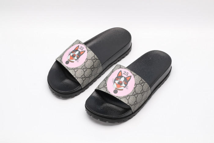 G*u*i slippers