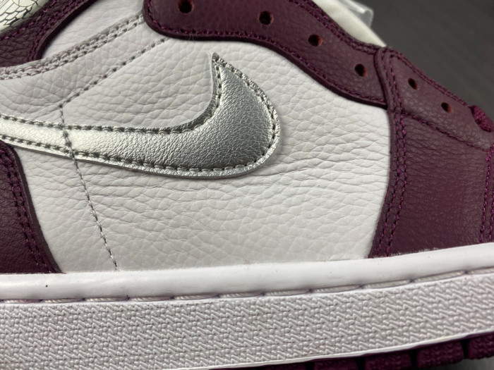 Air Jordan 1 High OG “Bordeaux” 555088-611