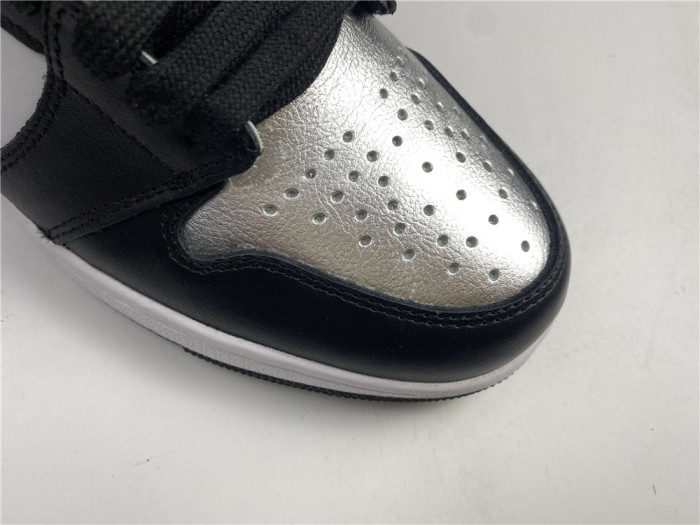 AIR JORDAN 1 HIGH OG WMNS “SILVER TOE” CD0461-001