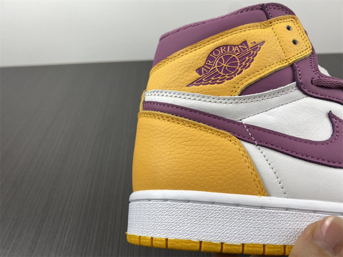 Air Jordan 1 High OG “Brotherhood” 555088-706