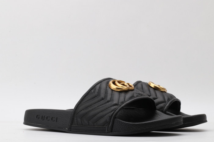 G*u*i slippers