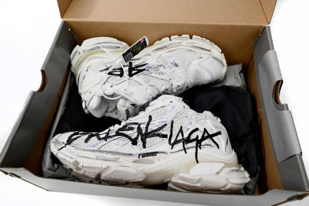 BALCIA Runner Graffiti White