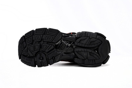 balcia runner black and red characters Ba*len*cia*ga