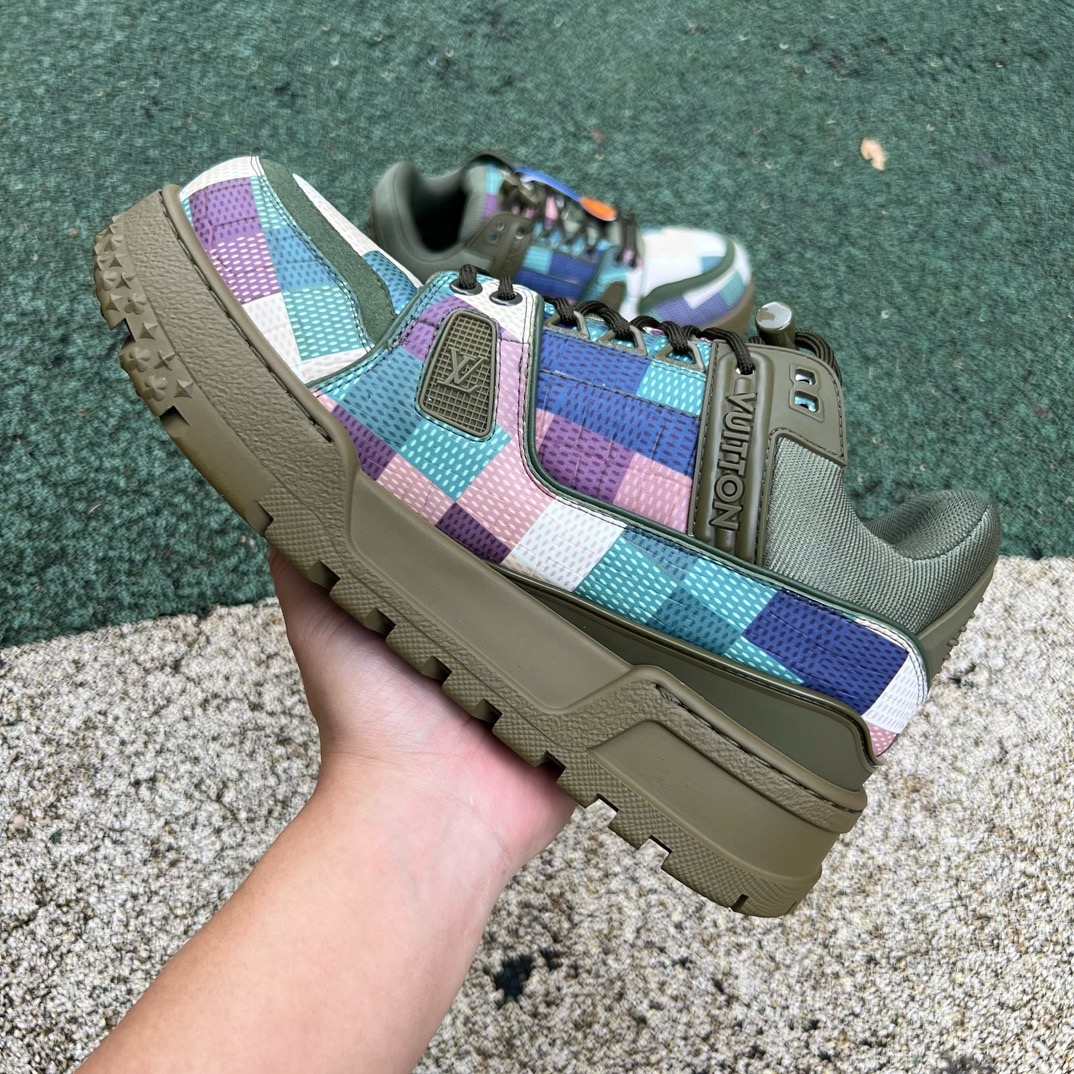LV TRAINER MAXI Colored plaid army green