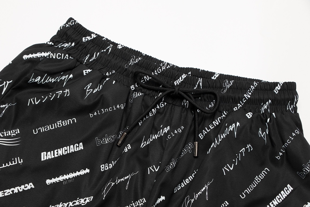 Ba*len*cia*ga shorts