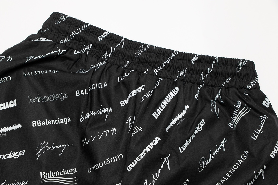 Ba*len*cia*ga shorts