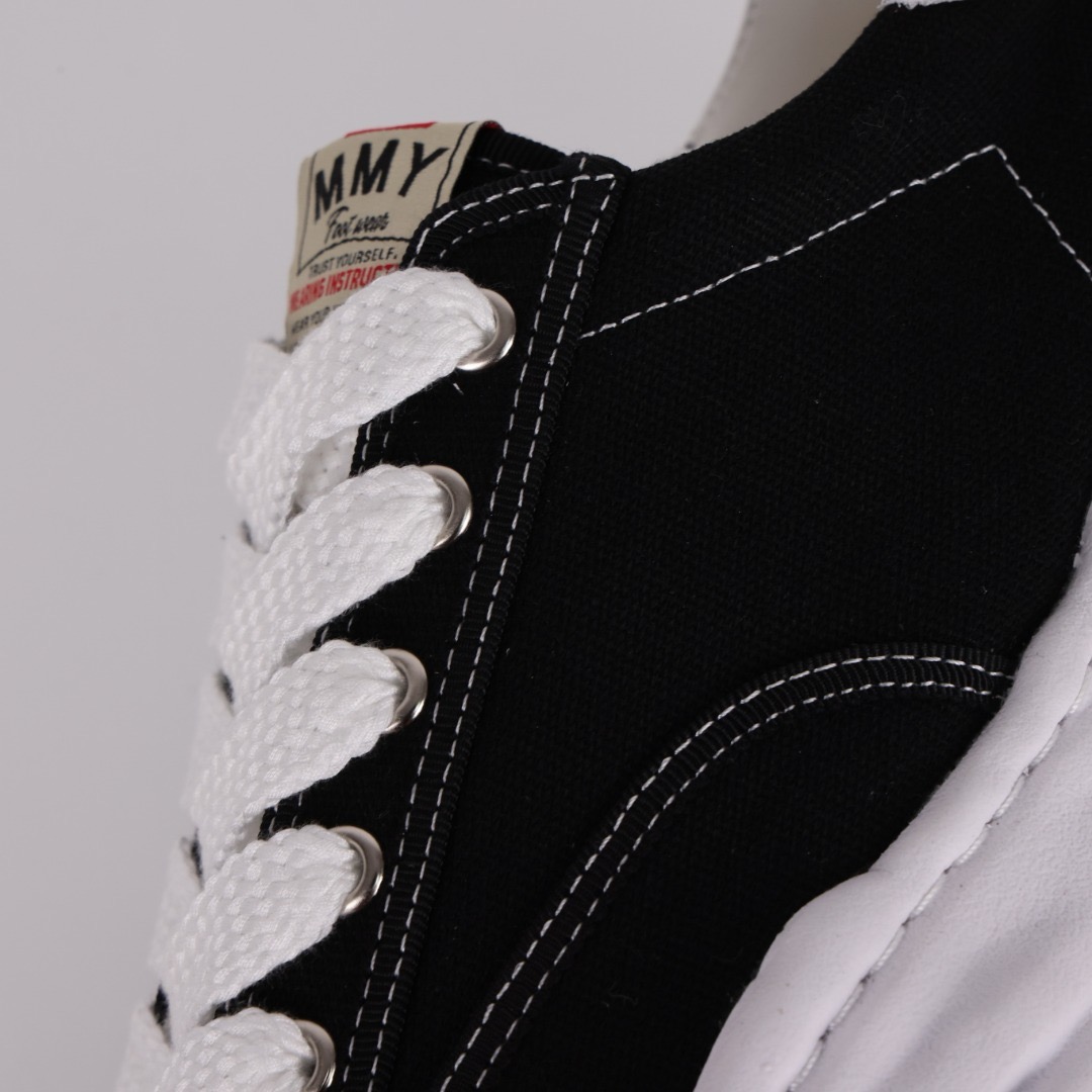 Ma*s*n mihara yasuhiro mmy sneaker