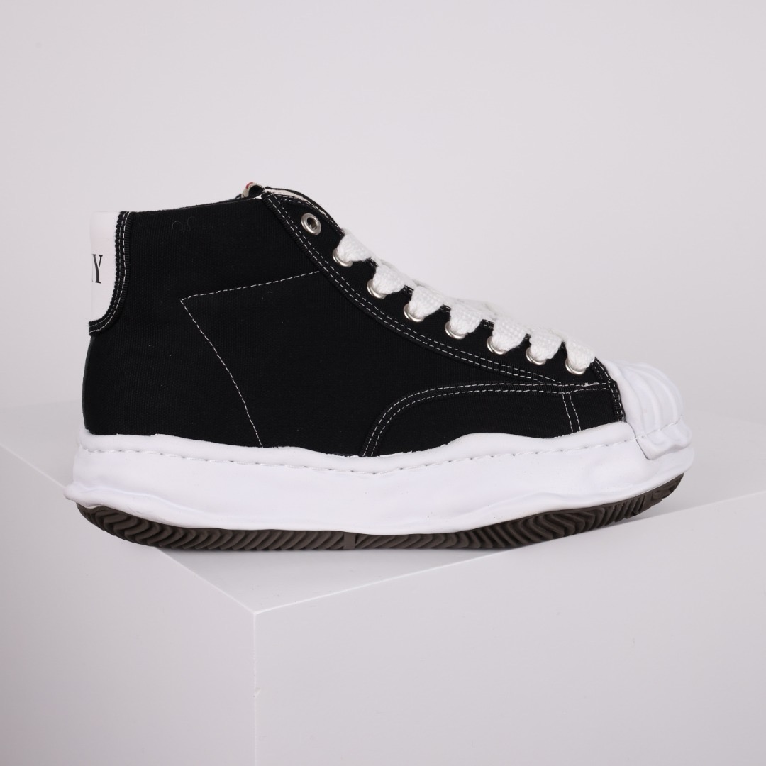 Ma*s*n mihara yasuhiro mmy sneaker