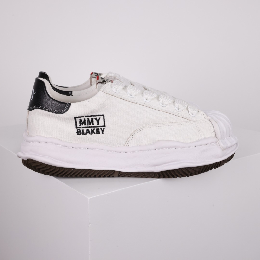 Ma*s*n mihara yasuhiro mmy sneaker