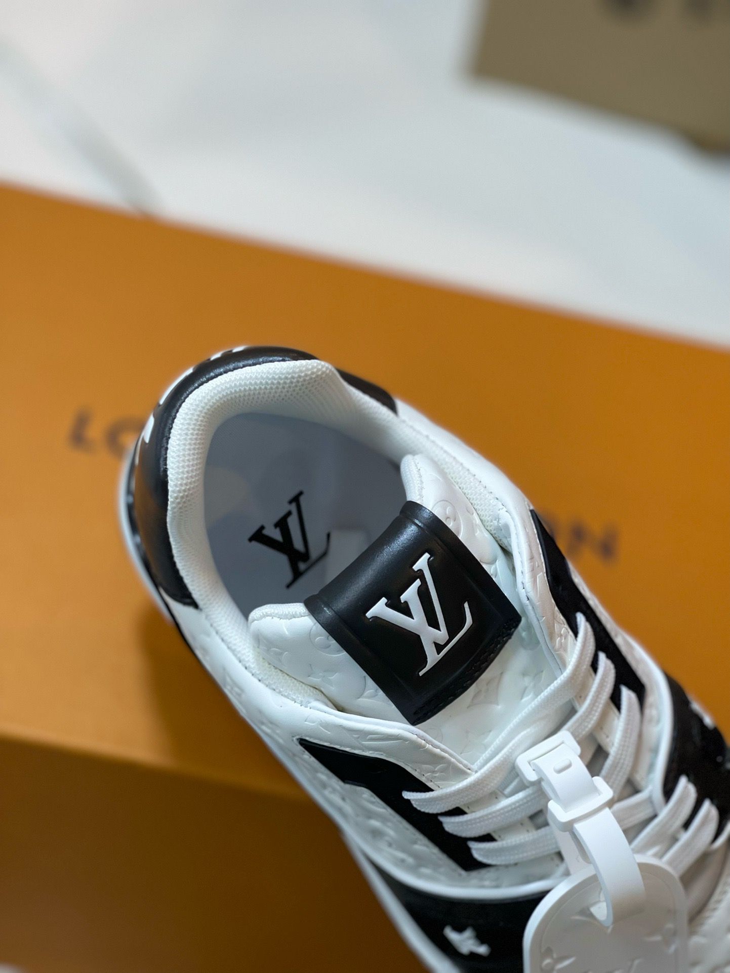 Loui Vuitto TRAINER SNEAKER
