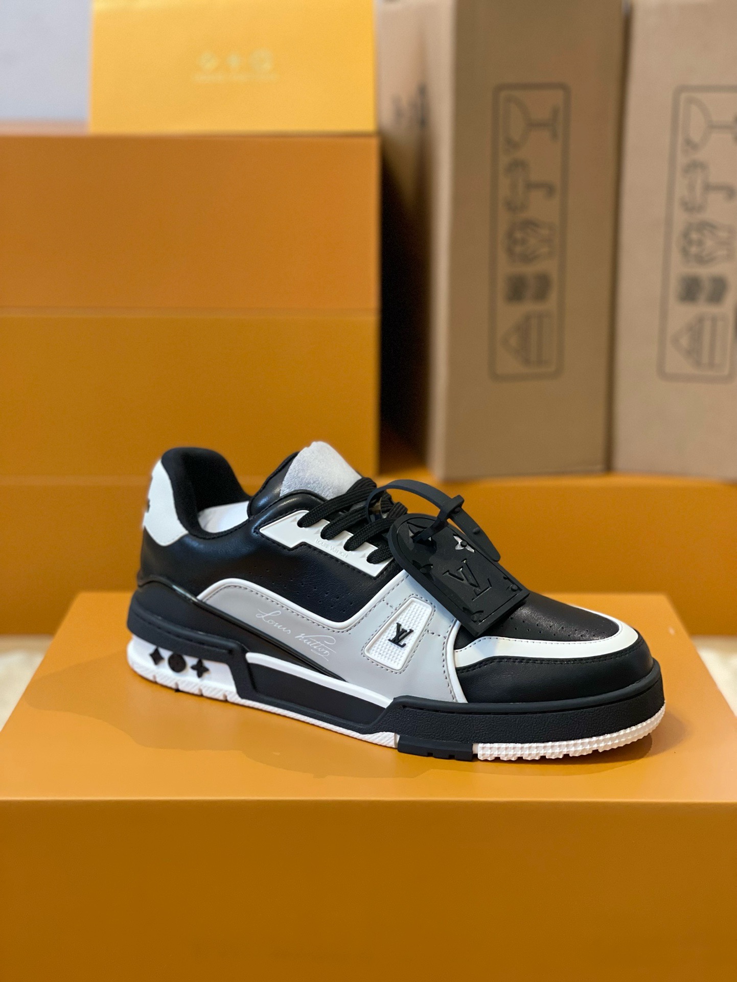 Loui Vuitto TRAINER SNEAKER