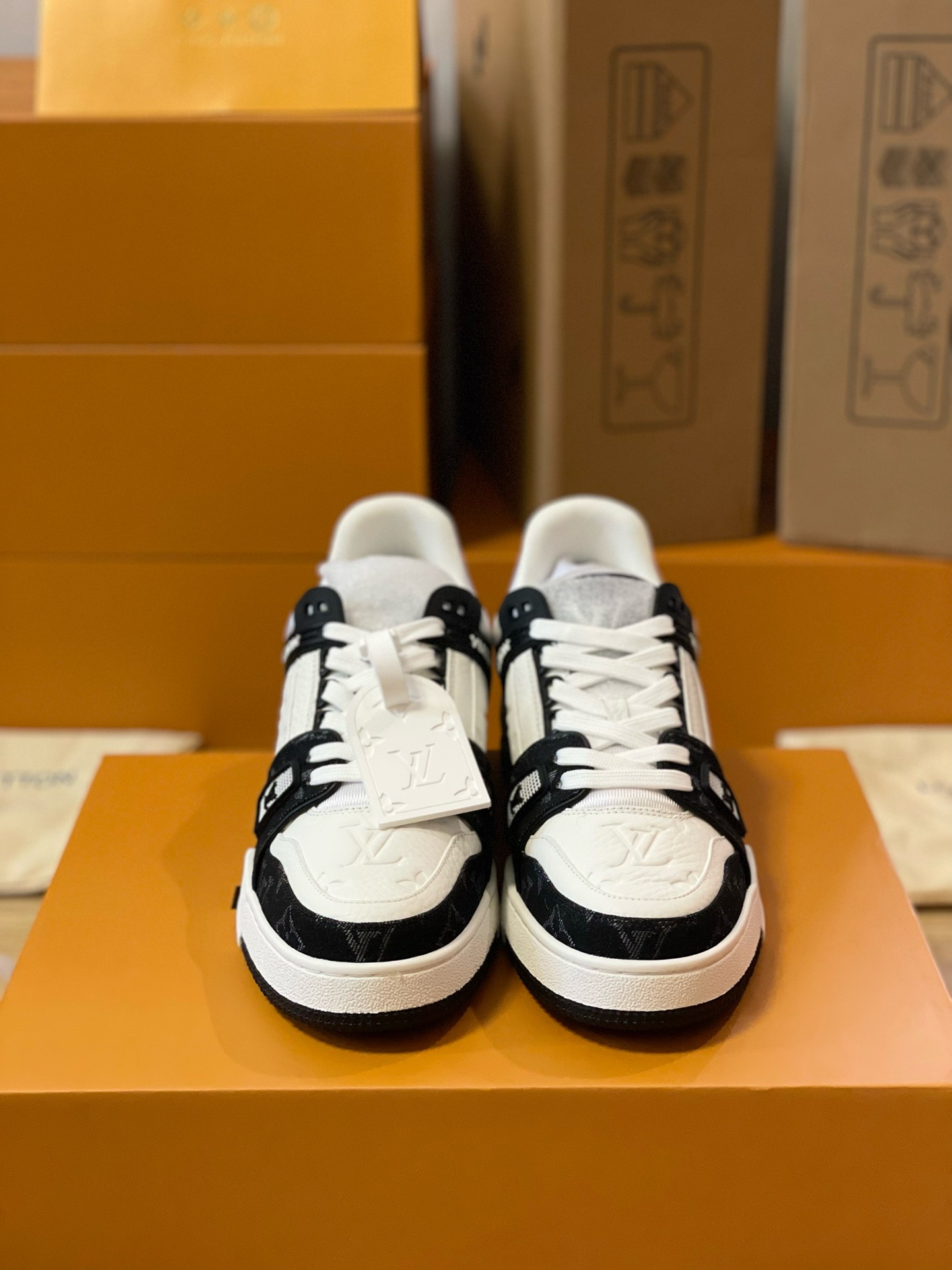 Loui Vuitto TRAINER SNEAKER