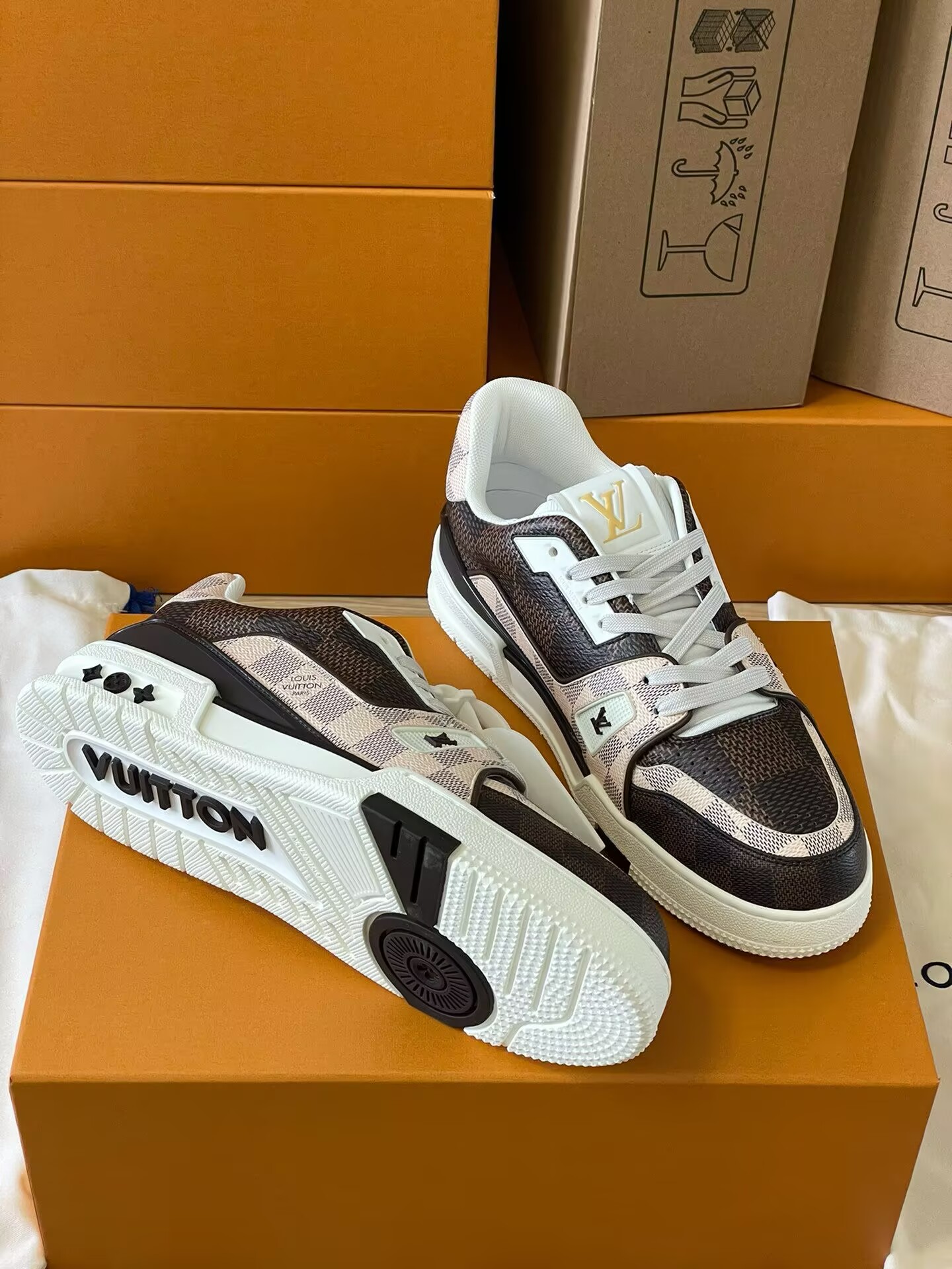 Loui Vuitto TRAINER SNEAKER