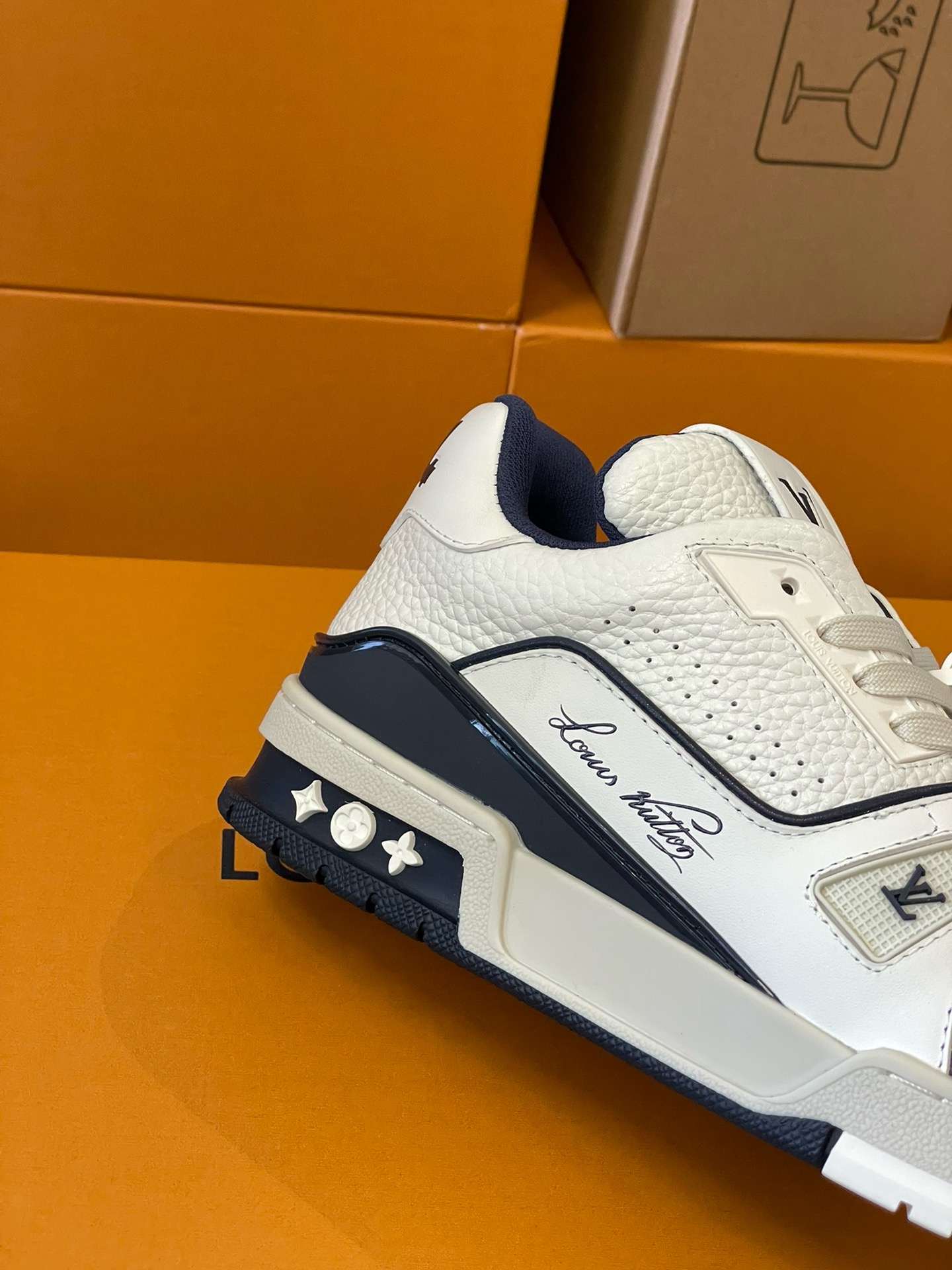 Loui Vuitto TRAINER SNEAKER