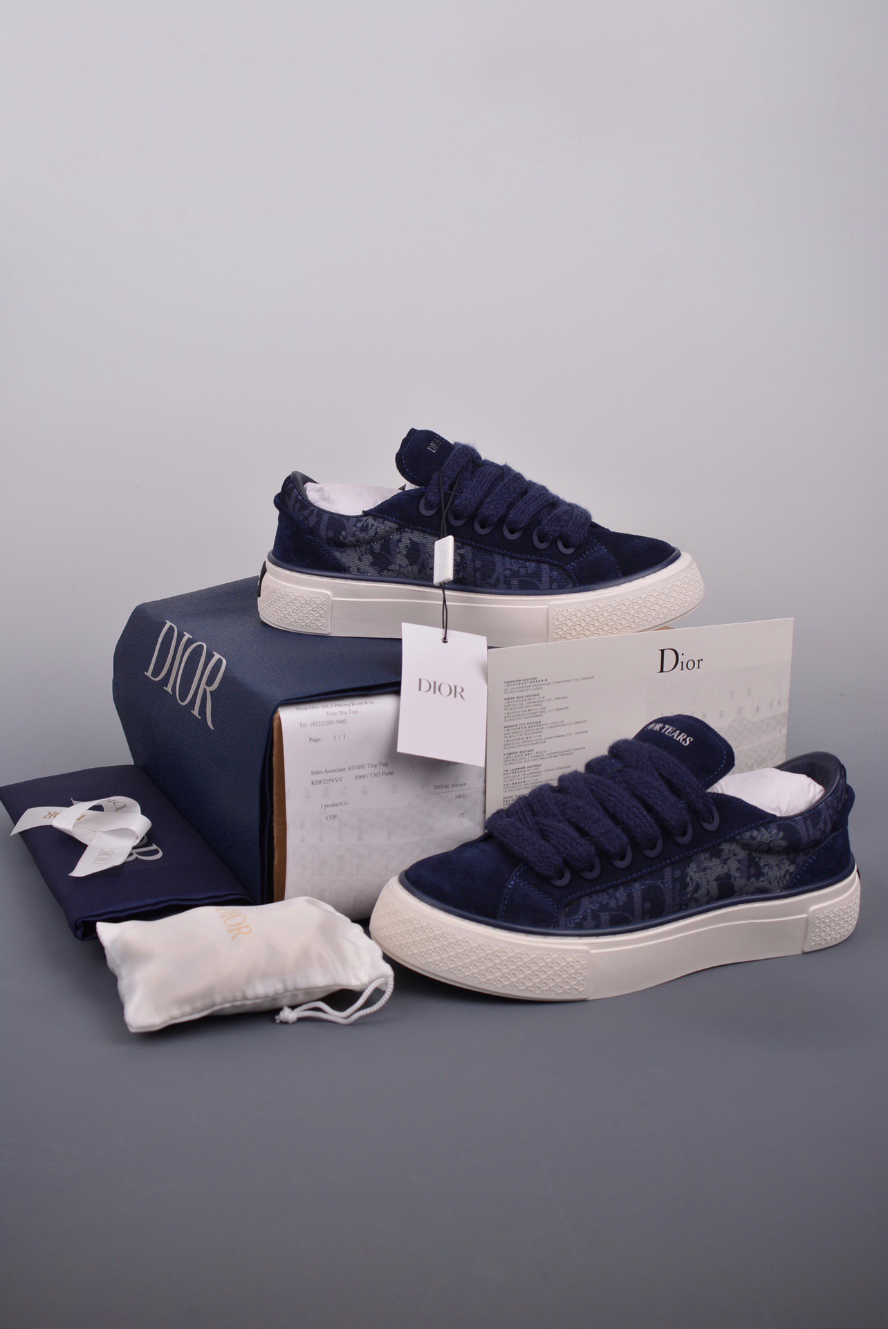 DR B33 SNEAKER