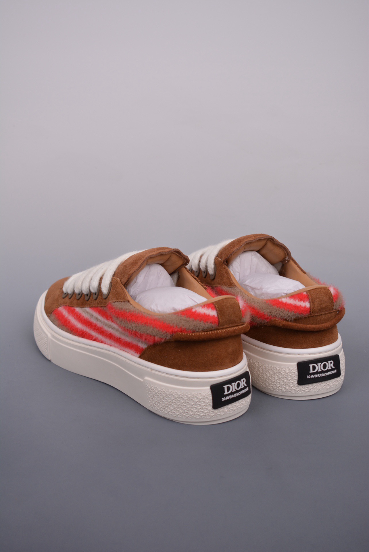 DR B33 SNEAKER