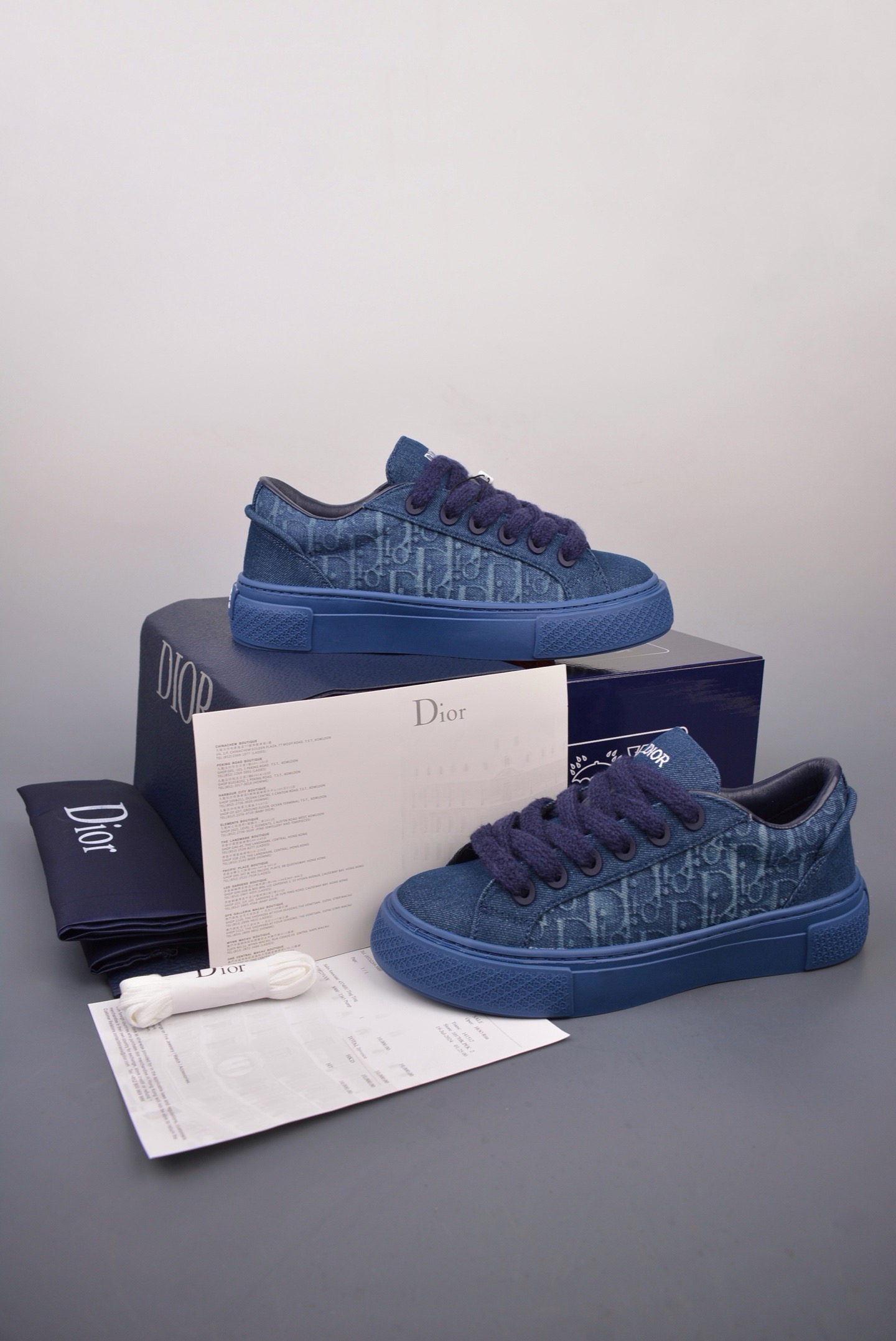 DR B33 SNEAKER