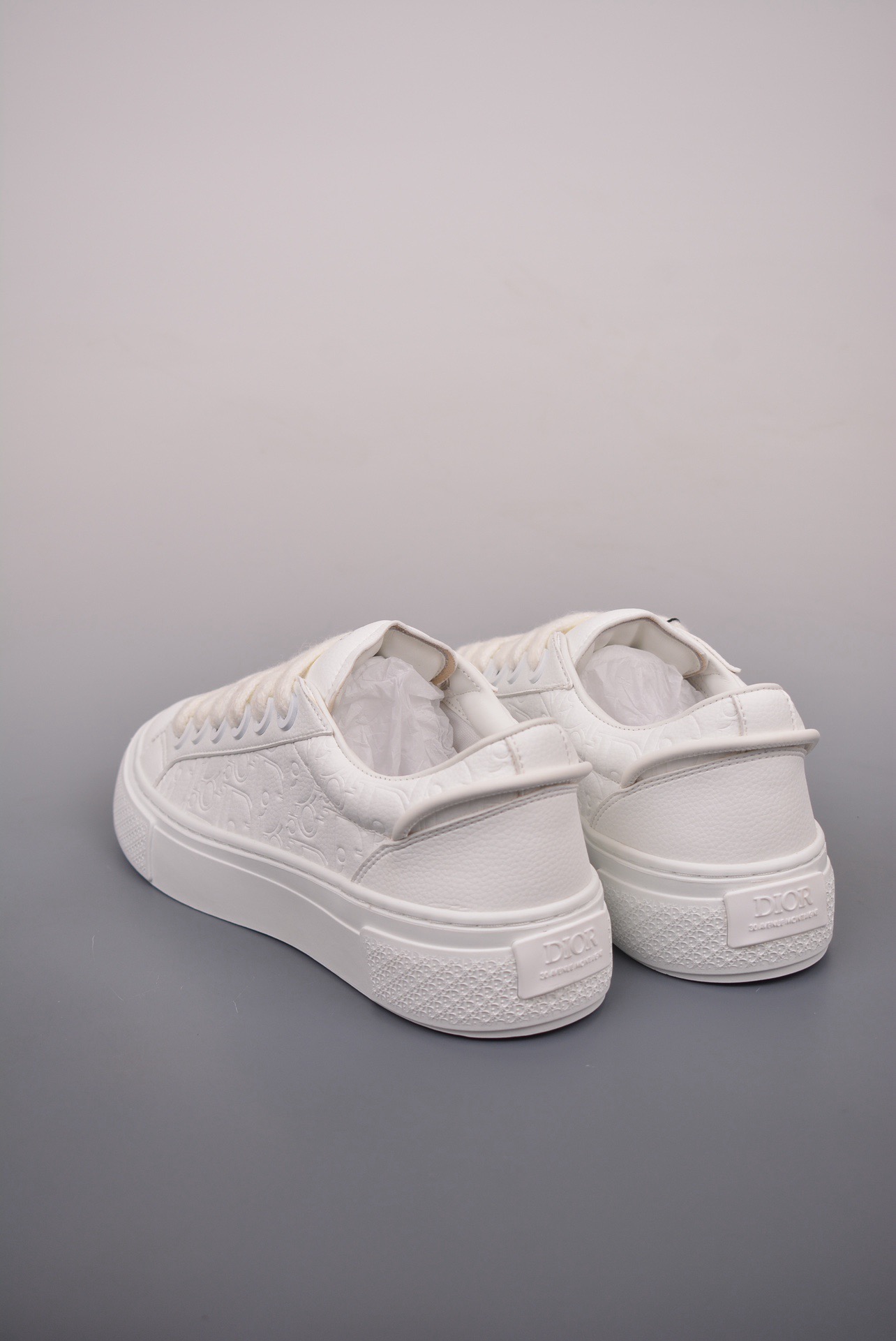DR B33 SNEAKER