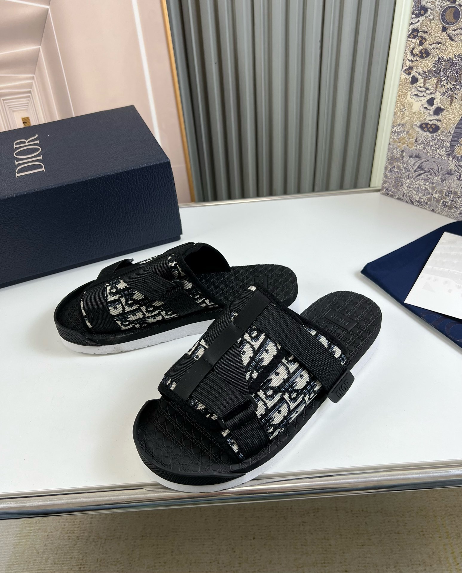 DR Slippers